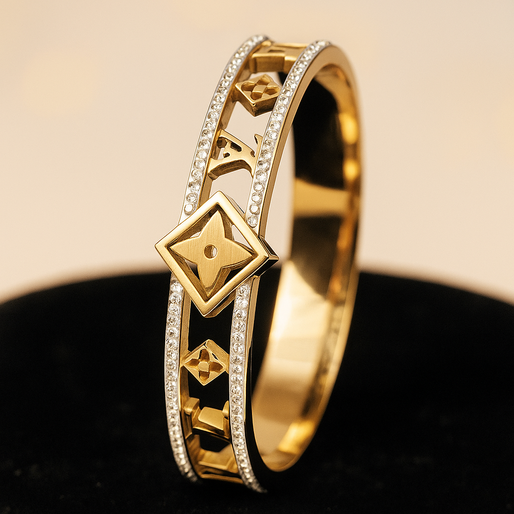 Image of Étoile Royale Gold Bangle