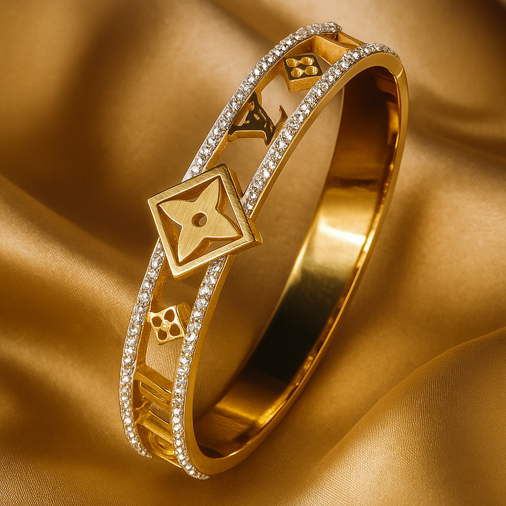Image of Étoile Royale Gold Bangle