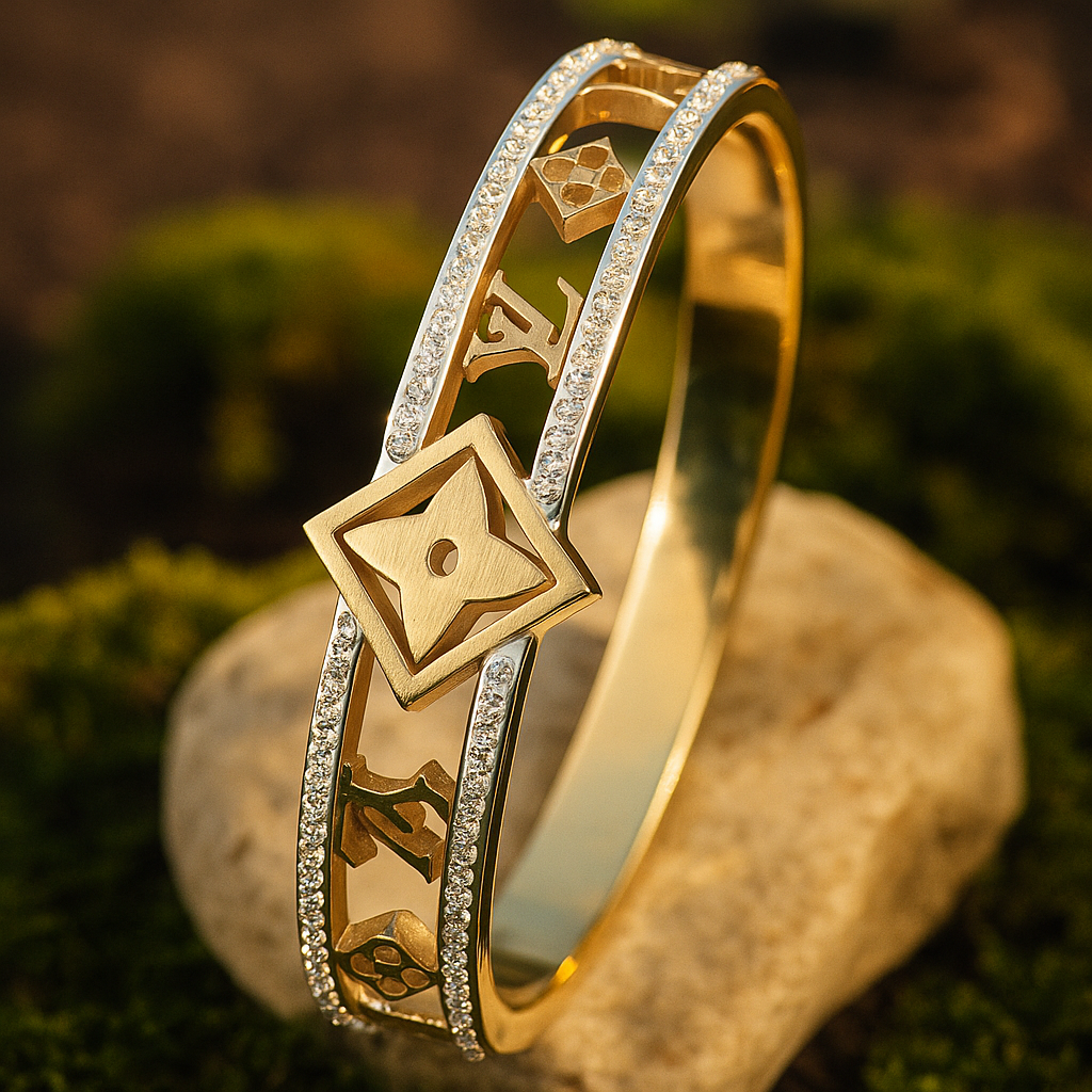 Image of Étoile Royale Gold Bangle
