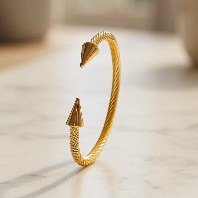 Image of Aurum Twist Spike Cuff