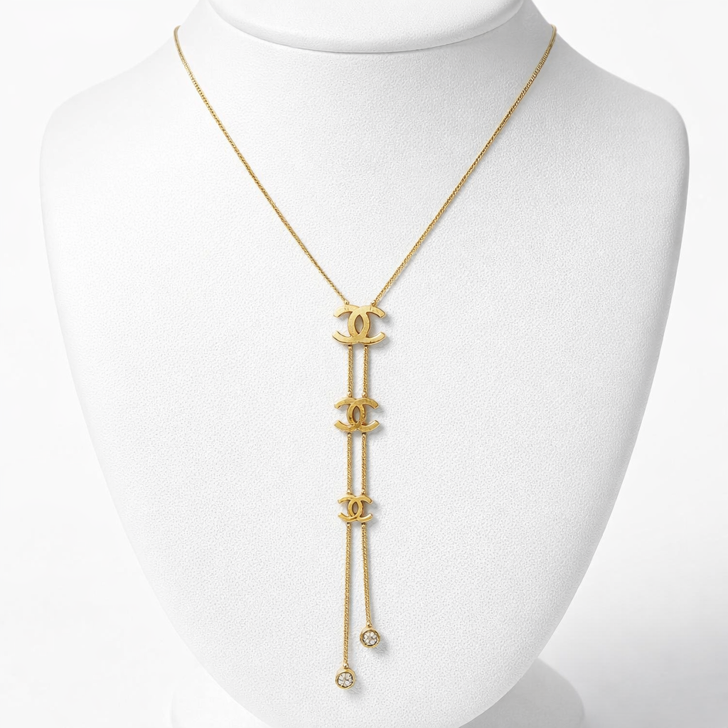 Image of Elegant Triple Emblem Gold Lariat Necklace – Designer-Inspired Statement Jewelry