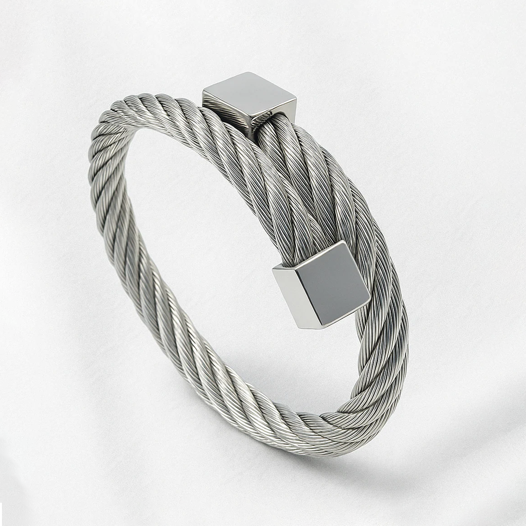 Image of Aurum Cable Twist Cuff